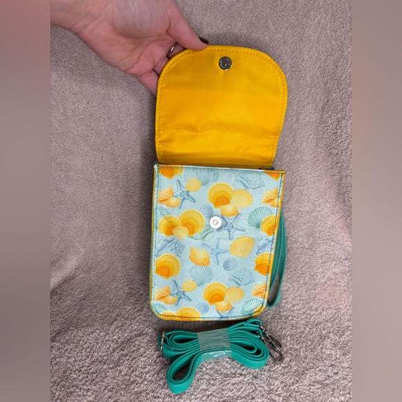 Quilted Seashell Design Crossbody Bag; Willabee & Ward Collections –Danbury Mint - Picture 3 of 7